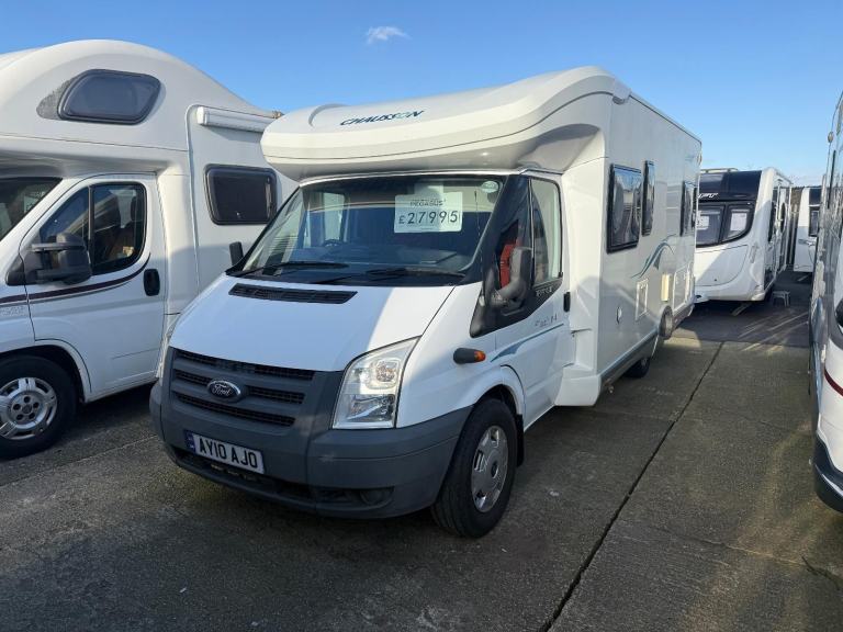 Chausson Flash 14 Rear Fixed Single Beds Middle Bathroom