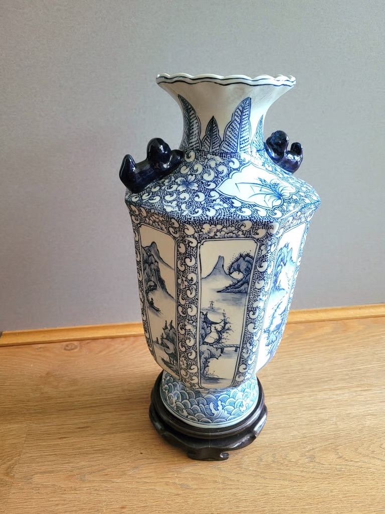 Antique Style Blue & White Chinese Vase