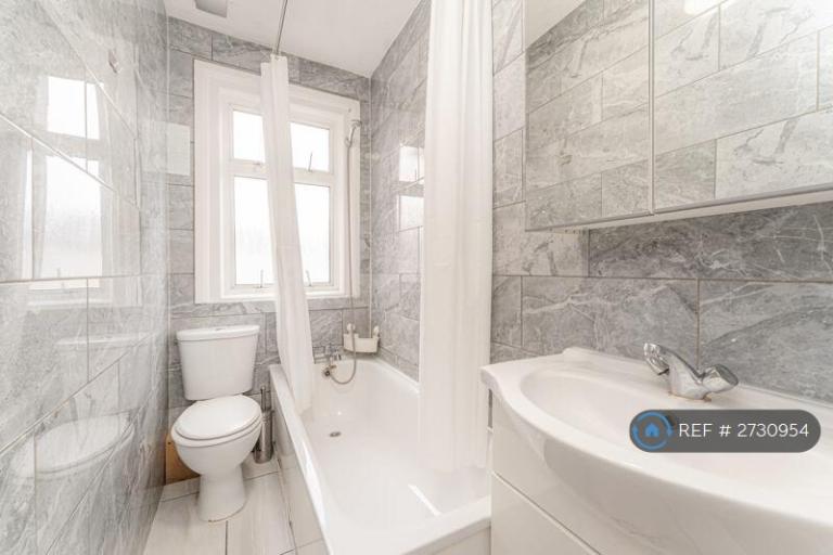 1 bedroom in Tintern Road, Wood Green, London, N22 (#2730954)