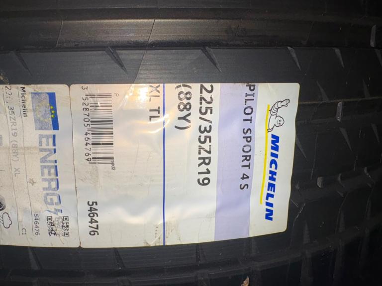Michelin pilot sport 4s 225/35/R19 88Y XL