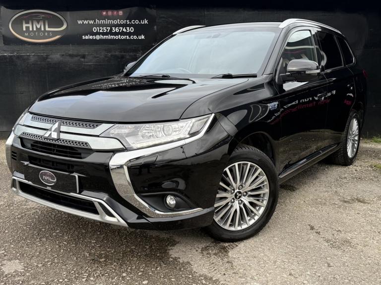 MITSUBISHI OUTLANDER 2.4 h TwinMotor 13.8kWh Dynamic 2020
