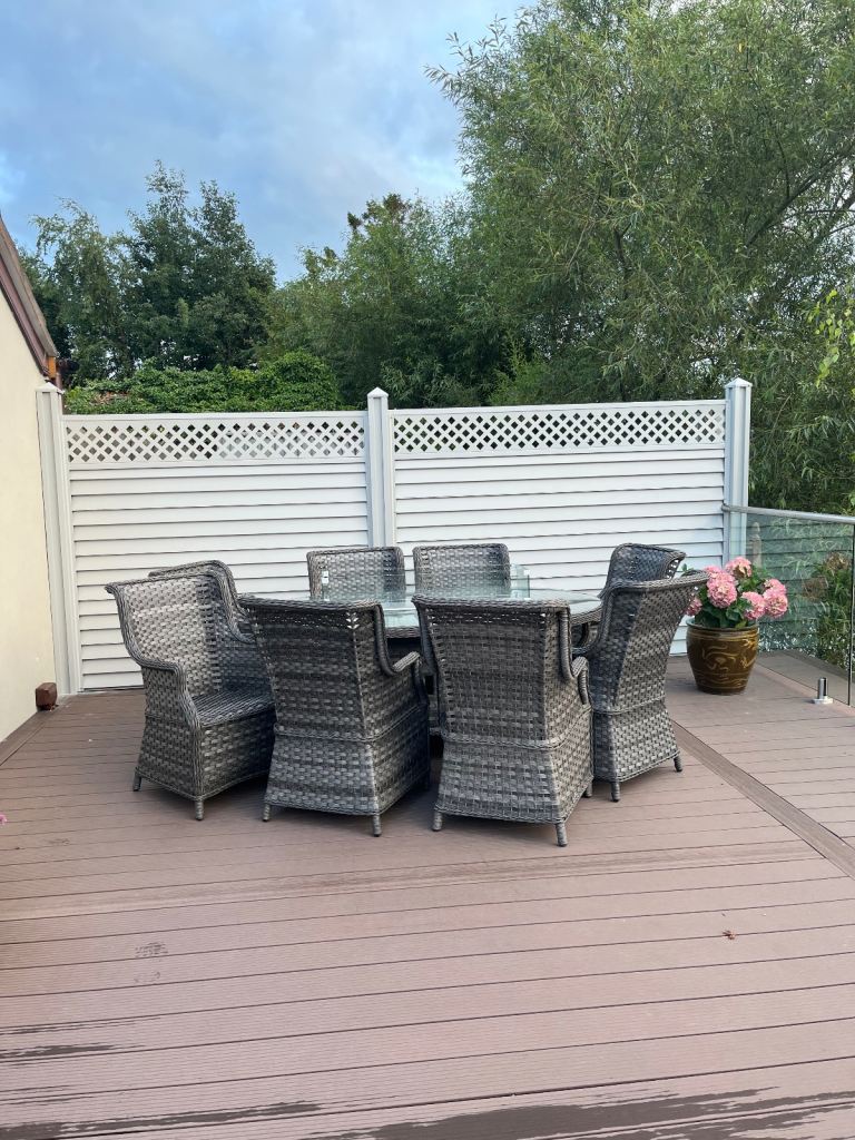 Metal fencing panels