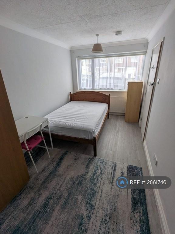 1 bedroom in Berkeley Close, Potters Bar, EN6 (#2861746)