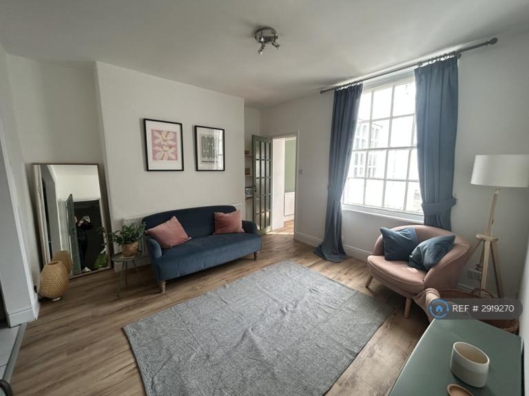1 bedroom flat in Oxford Road, Exeter, EX4 (1 bed) (#2919270)