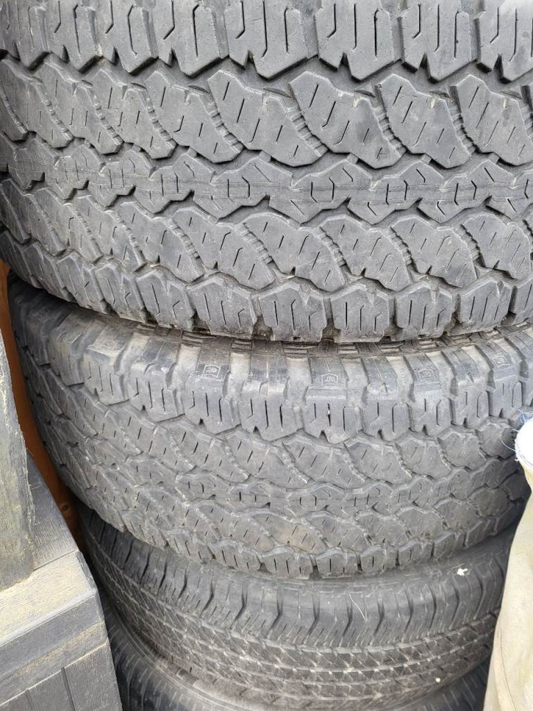 Ford Ranger alloys and tyres  17inches 265/65/R17....