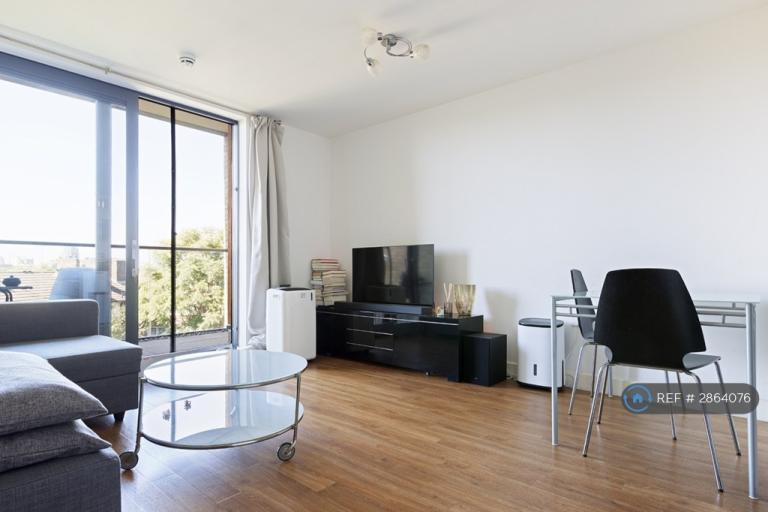 1 bedroom flat in Ottawa House, London, SE16 (1 bed) (#2864076)