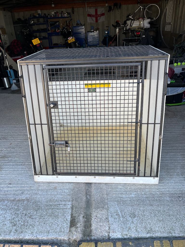 Lintran single door dog transit box