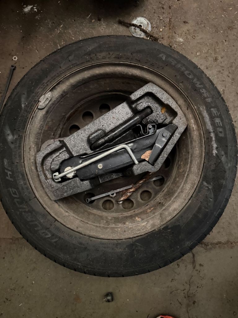 Spare wheel and Jack kit for C1 107 Aygo 14 inch