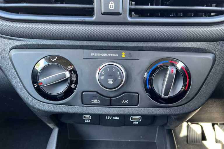 2025 Hyundai i10 1.0 [63] Advance 5dr [Nav] HATCHBACK PETROL Manual