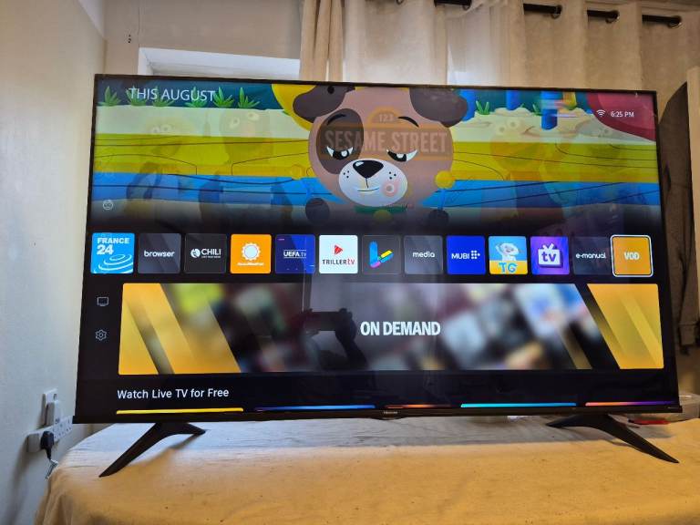 4K Hisenes 55" smart TV 