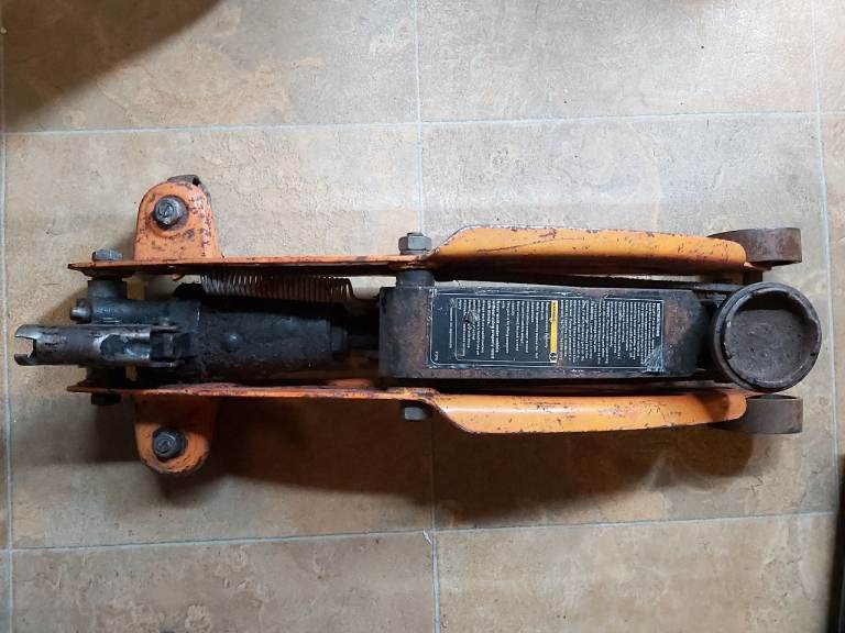 Halfords 2 Ton car jack 