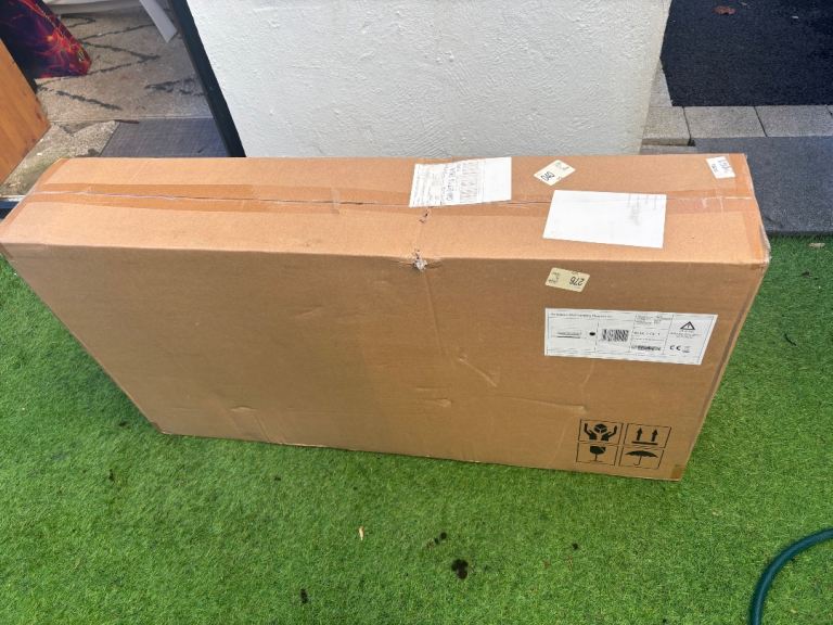 Wall hanging electric fire