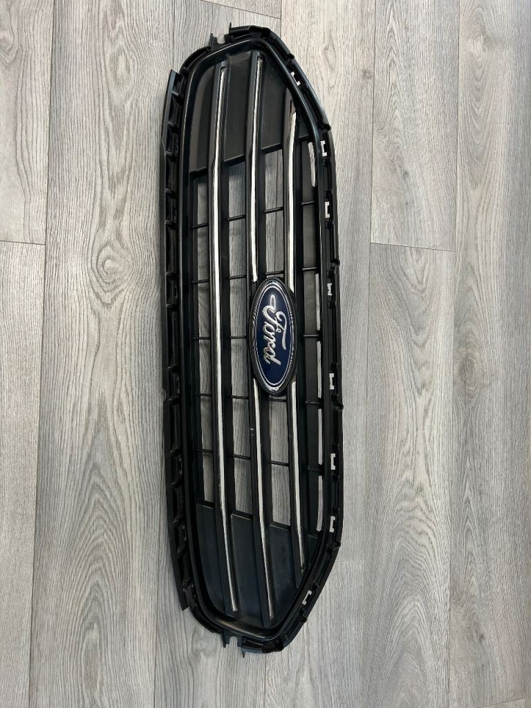 Ford transit connect front grill , (21 plate  ) 
