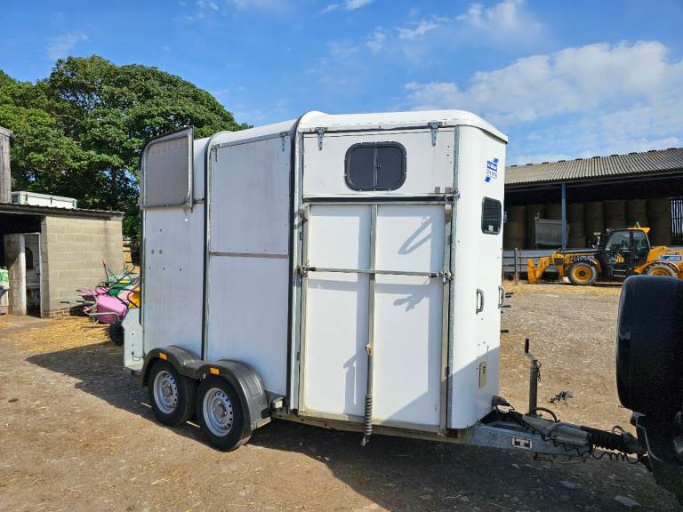 2006 - Ifor Williams HB505RC Horse Trailer £3500