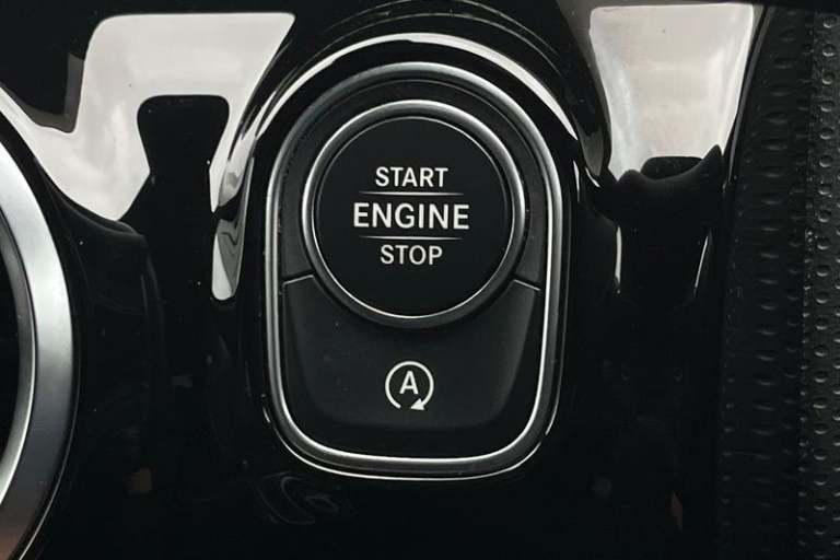 2020 Mercedes-Benz A-Class A180 AMG Line Executive NAVIGATION, HEATED SEATS, REAR CAMERA! Manual ...