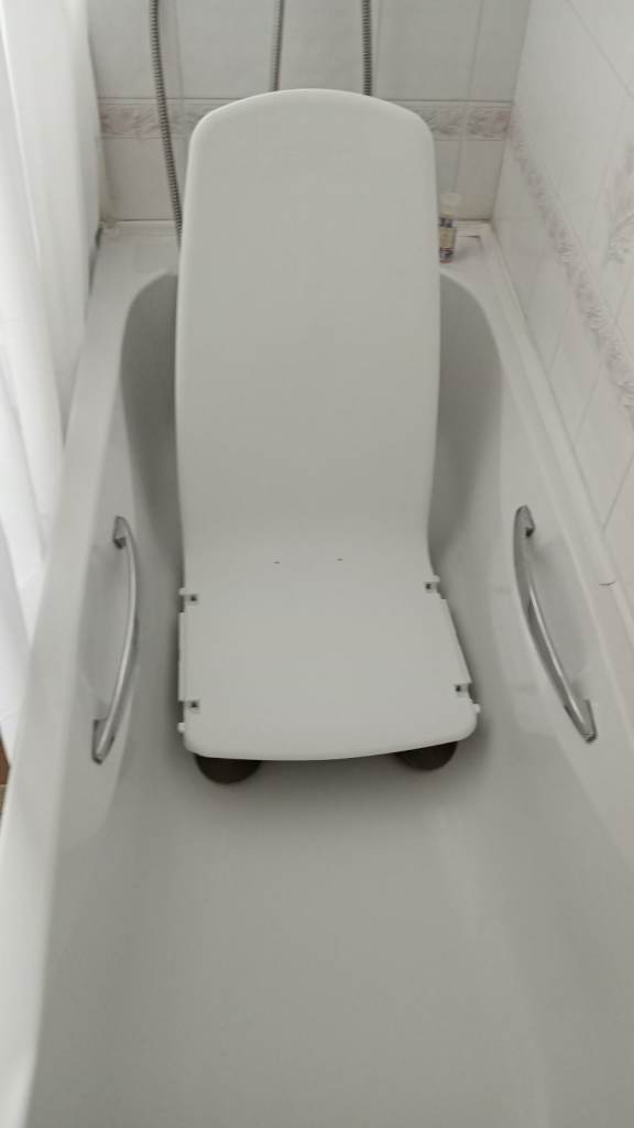 White Electric Bath Lift Chair for Mobility Aid – Good Condition
