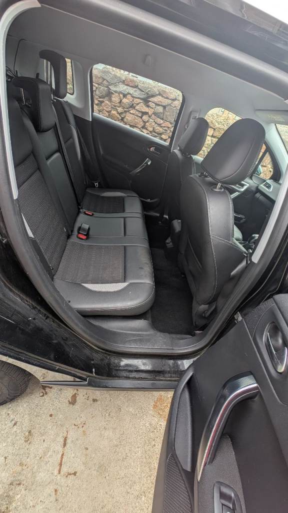Peugeot2008, Hatchback, 2015, Manual, 1199 (cc), 5 doors
