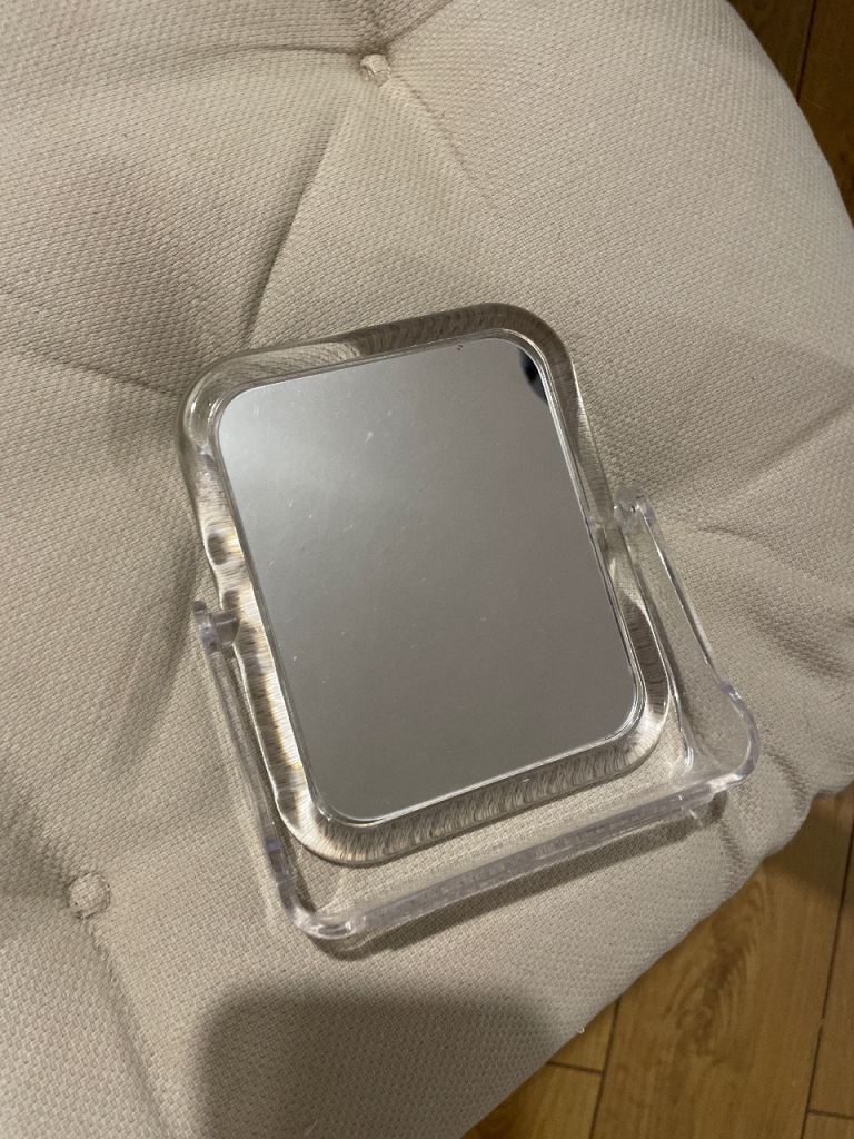 Double sided makeup mirror 