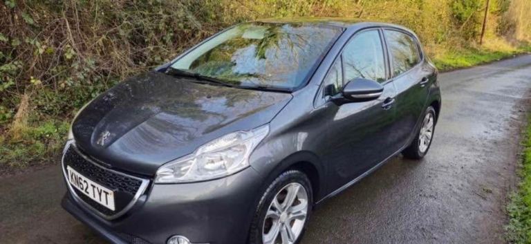 Peugeot, 208, Hatchback, 2012, Manual, 1199 (cc), 5 doors