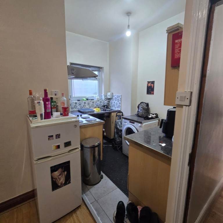 1 BED FLAT ON BRISTOL ROAD