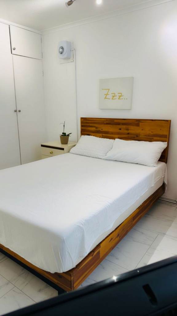 A VERY LARGE ROOM IN A FLAT AT CHINGFORD