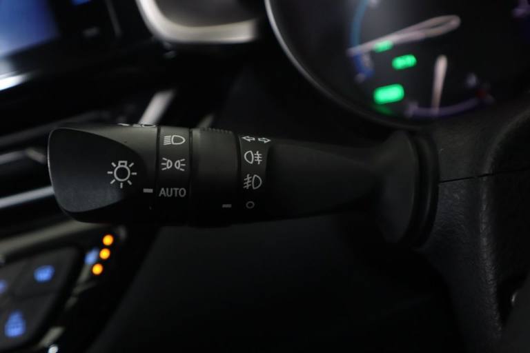 2017 Toyota C-HR 1.8 VVT-h Excel SUV 5dr Petrol Hybrid CVT Euro 6 (s/s) (122 ps) HATCHBACK PETROL...