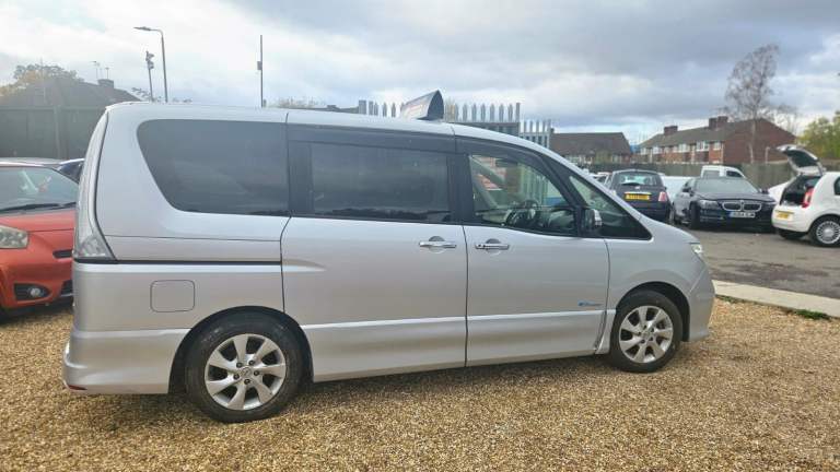 2013 Nissan serena hybrid automatic