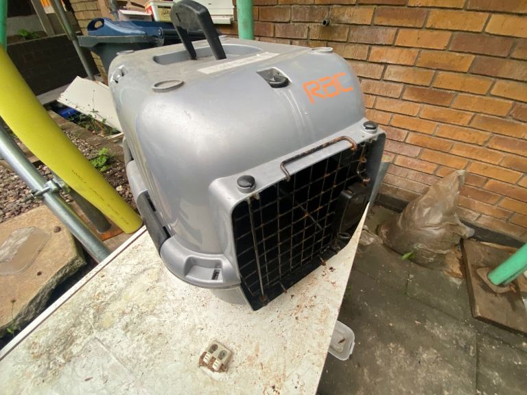 Cat carrier 