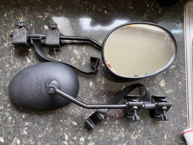 1 pair of Milenco towing mirrors.