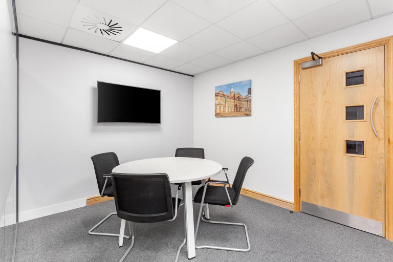 Birmingham - B459AH \ Office Space for Rent with 4 Desks