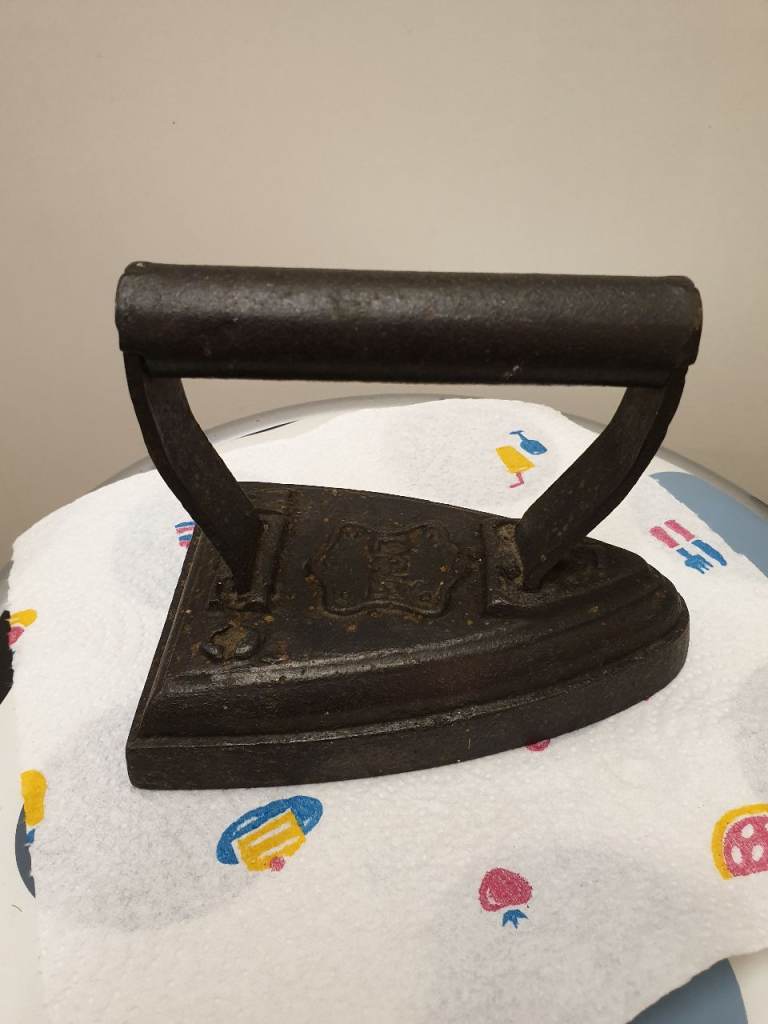 Antique flat iron (RARE)
