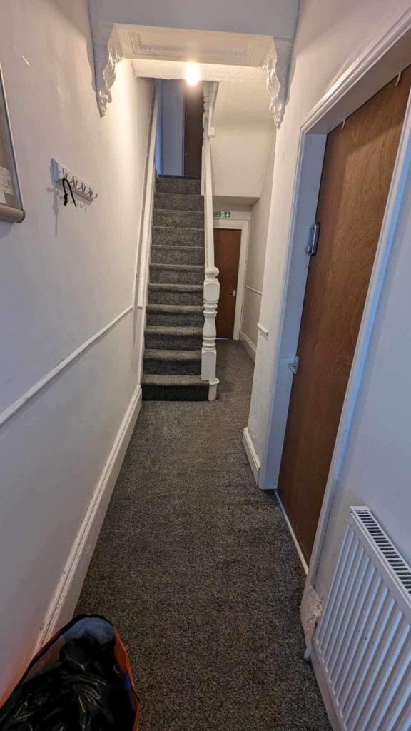 Large Ensuite Room Available HU3!