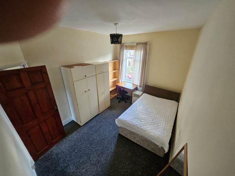 Large Double Room to Rent All Bills Included NE4 9AB