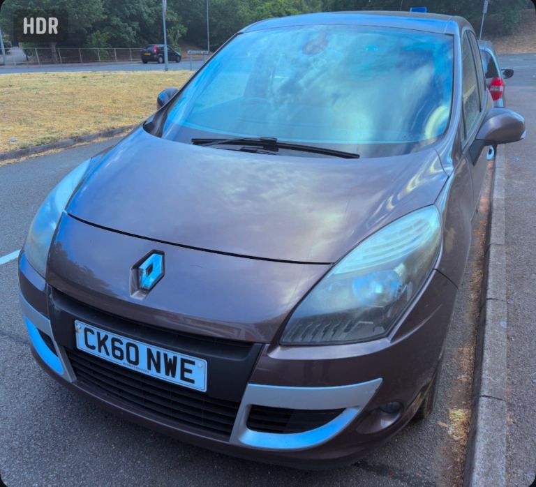 Scenic AUTOMATIC gearbox  family car 1461 (cc), 5 doors