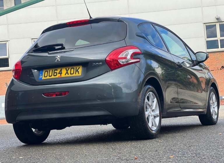 2014 Peugeot 208 1.2 VTi Style 3dr HATCHBACK PETROL Manual