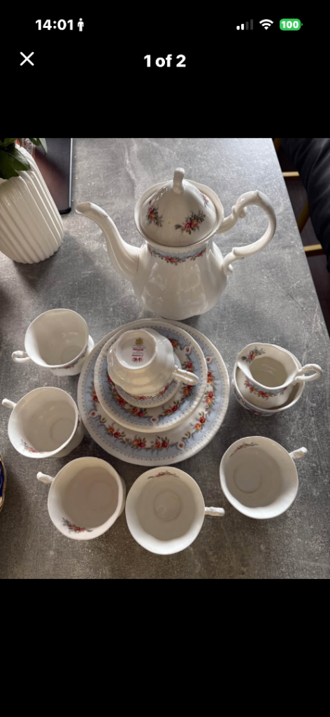 Vintage Floral Tea Set – Teapot, Cups, Saucers, Creamer