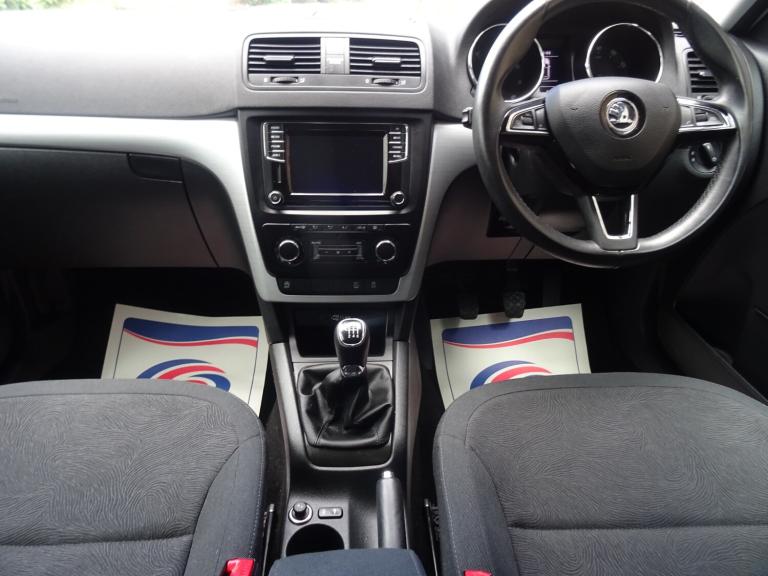 2015 Skoda Yeti 1.2 TSI 110 SE 5dr **ULTRA LOW MILEAGE*ONLY 9000 MILES FROM NEW** HATCHBACK Petro...