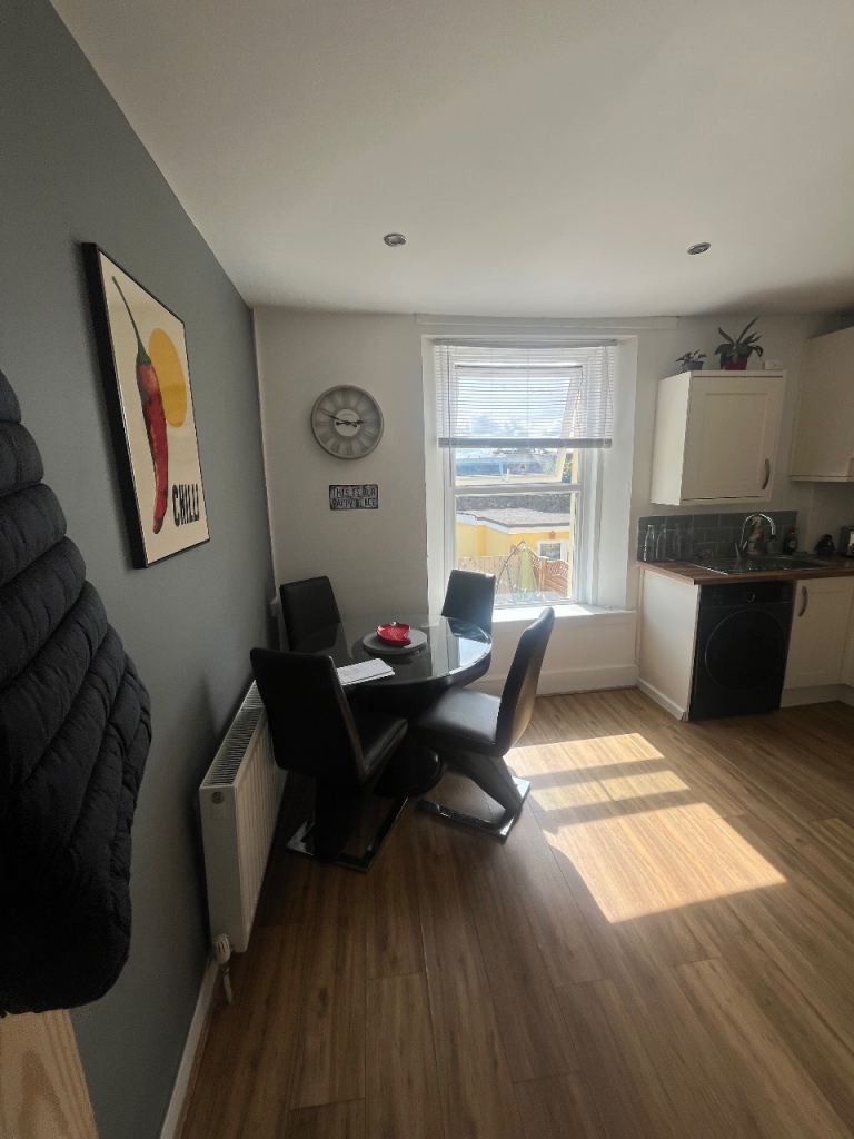 Two bedroom house for rent Torquay 