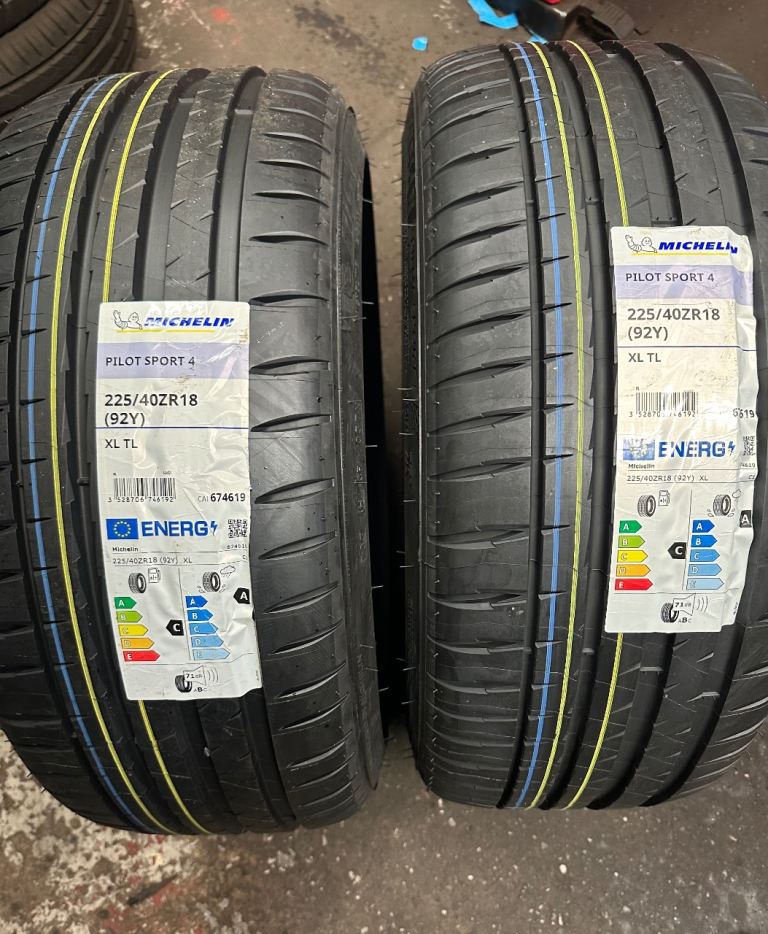 Michelin Pilot Sport 4 225-40-ZR18 92Y