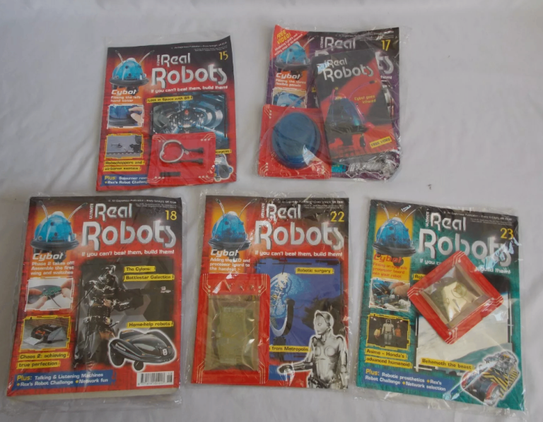 21 Issues ULITMATE REAL ROBOTS Magazines Job Lot in Packaging with Components