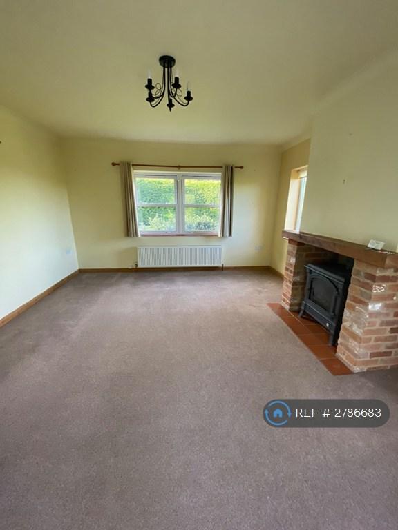 1 bedroom flat in Wootton Lane, Canterbury, CT4 (1 bed) (#2786683)
