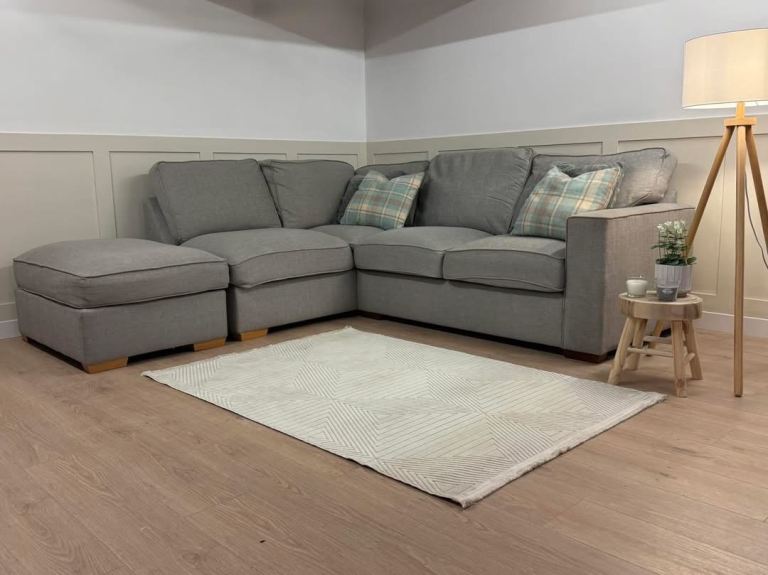 New Stock! *HIGH STREET BRAND*  Furniture Village Legend Classic Back Fabric Corner Sofa