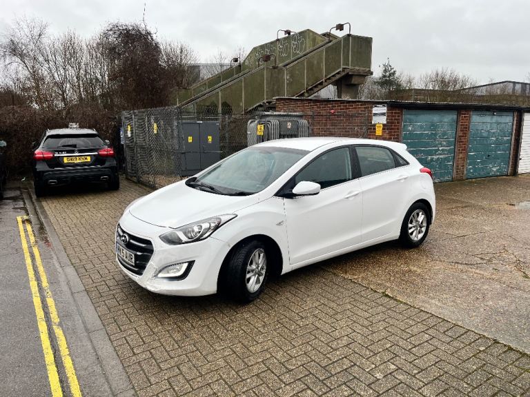 HYUNDAI I30 BLUE DRIVE 2015 EURO 6 TAX £20 1.6 CRDI 6 SPEED PORTSMOUTH 