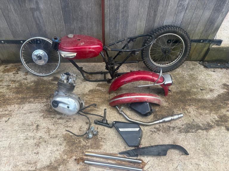 Triumph TR25W Trophy 250 Classic British Motorcycle project 