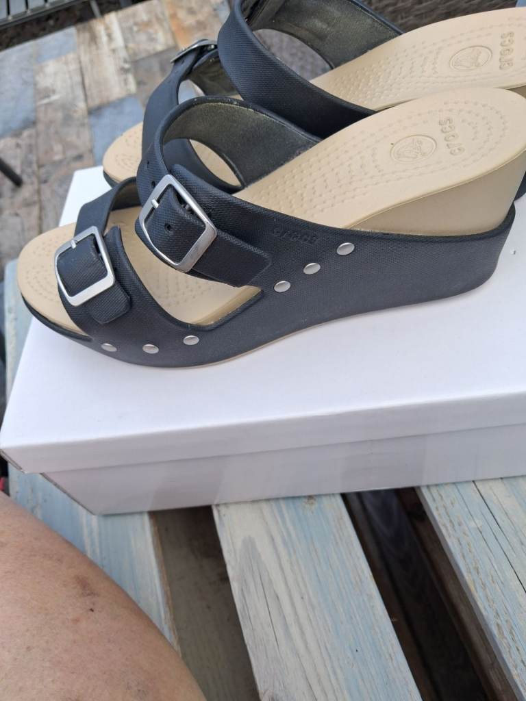 Croc wedge shoes size 6 now reduced 