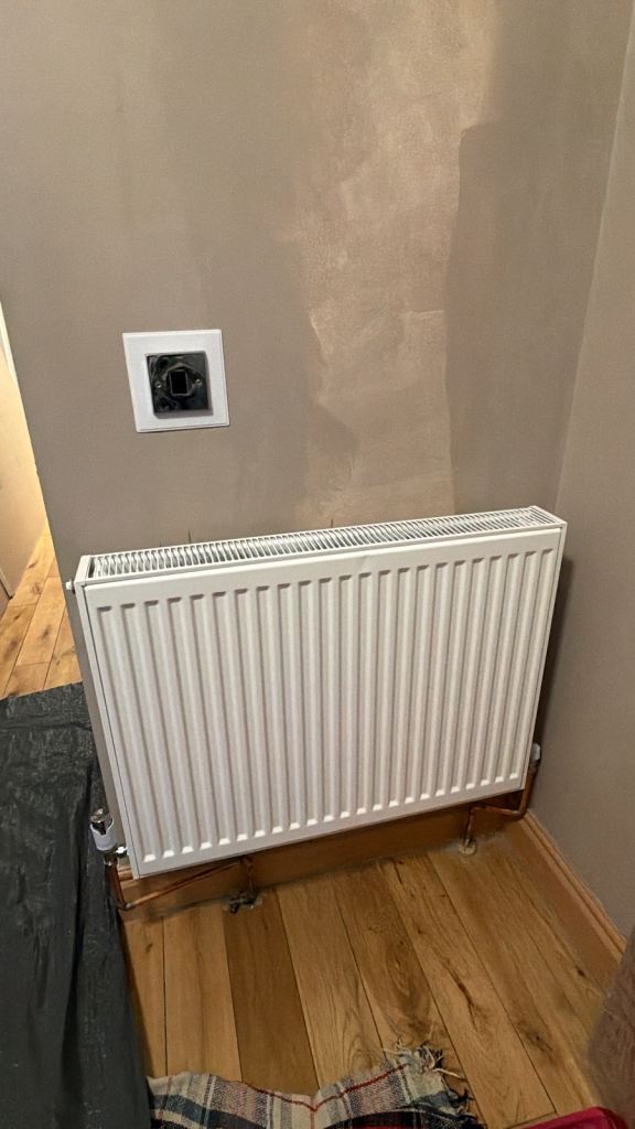Flomasta- White Radiator – As Good As New Condition