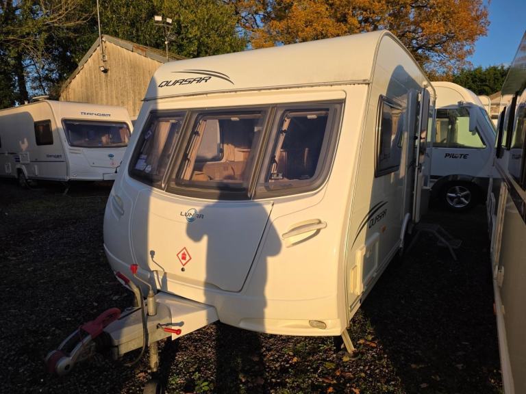 Lunar Quasar 462 2010 Lightweight 2 Berth Touring Caravan
