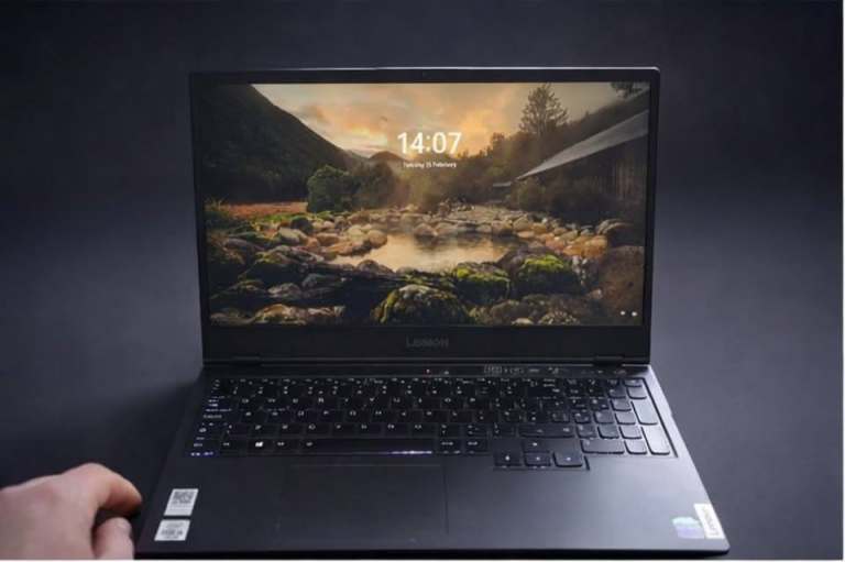 Lenovo Legion 5 15IMH05H (144 Hz / i5-10300H / RTX 2060 / 16 GB)