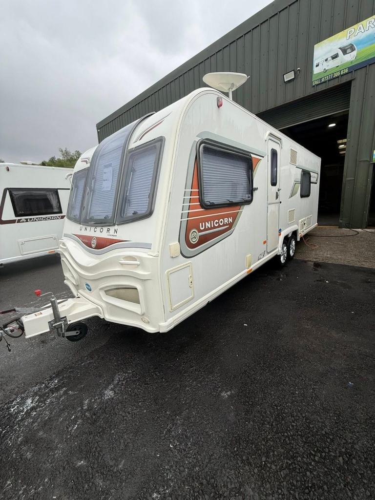 2013 BAILEY UNICORN BARCELONA - 4 BERTH CARAVAN 