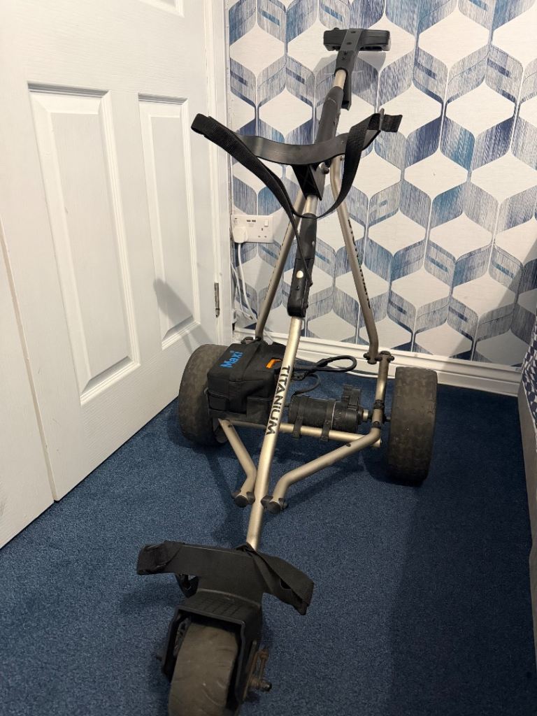 Electric golf trolly 